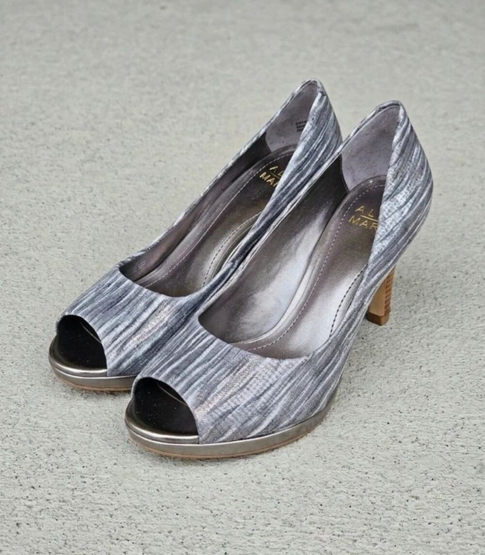 Alex Marie Cashmere Silver Striped Peep Toe Platform Pumps Heels Metallic Prom